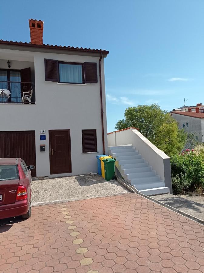"Sunny" - Studio Apartment Pula Exterior photo